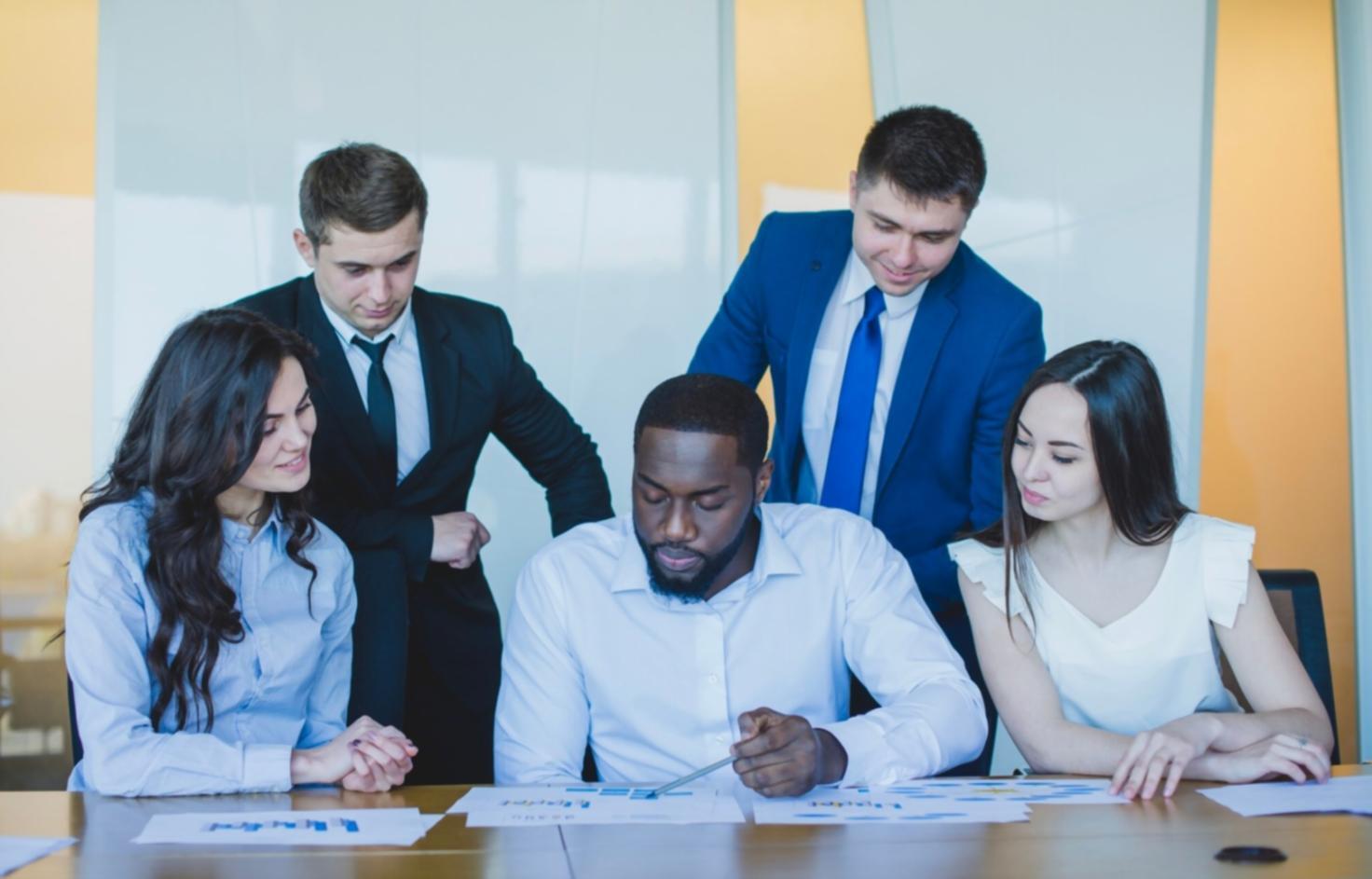 Gründer Henrik bei der Entwicklung des ersten Budgetplanungs-Systems